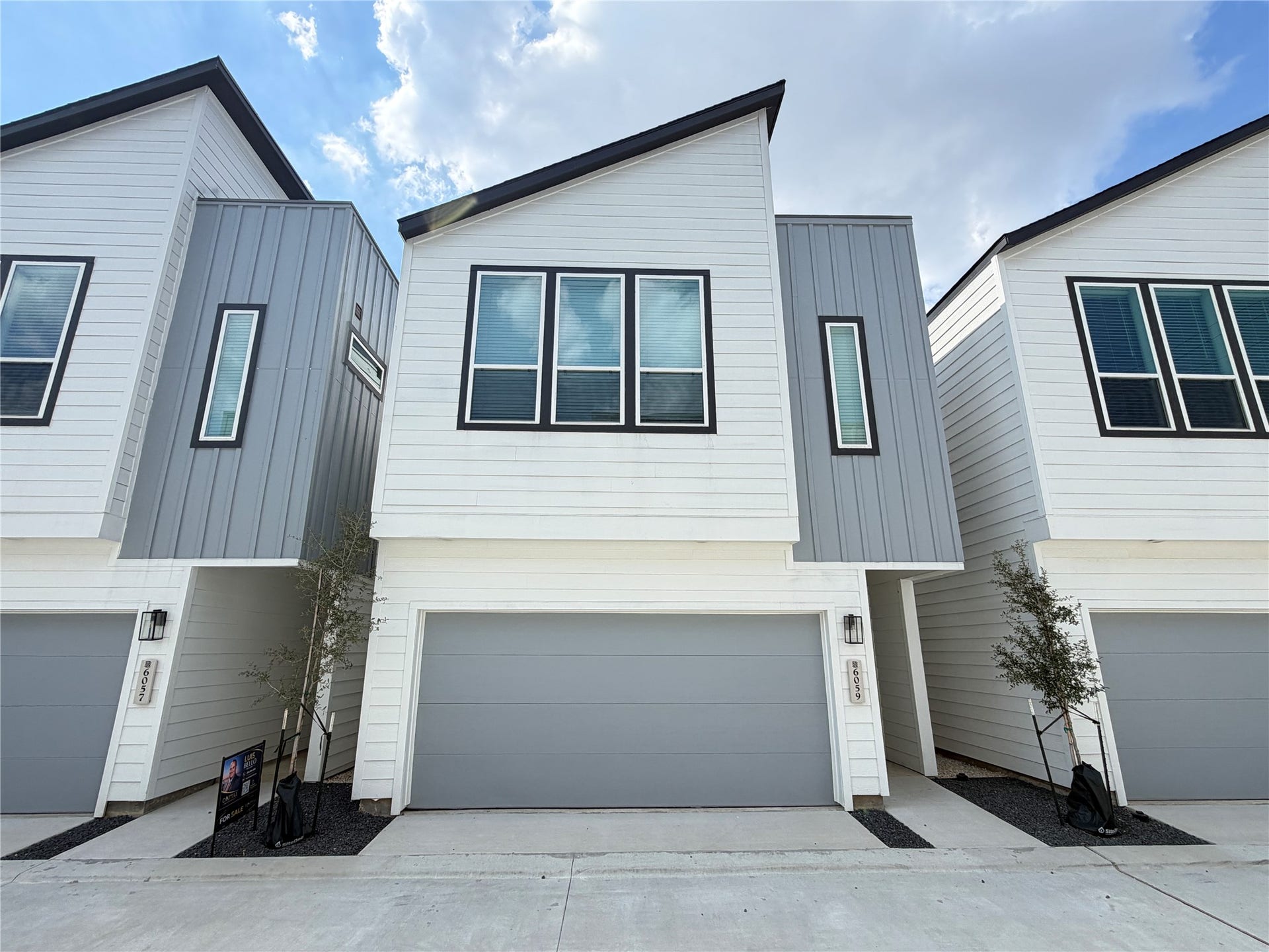6059 Cebra St, Houston, TX 77091 Welcome to your brand new home!