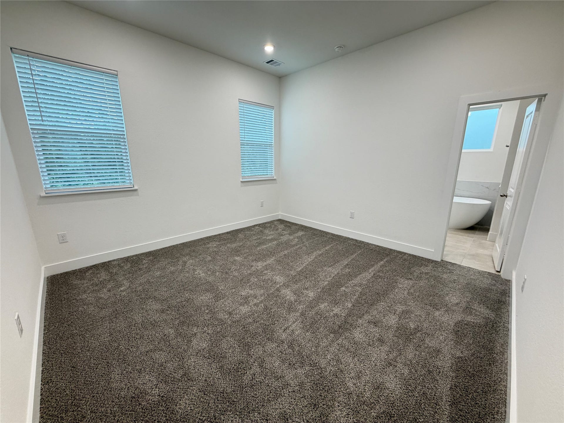 6059 Cebra St, Houston, TX 77091 Second floor primary bedroom...