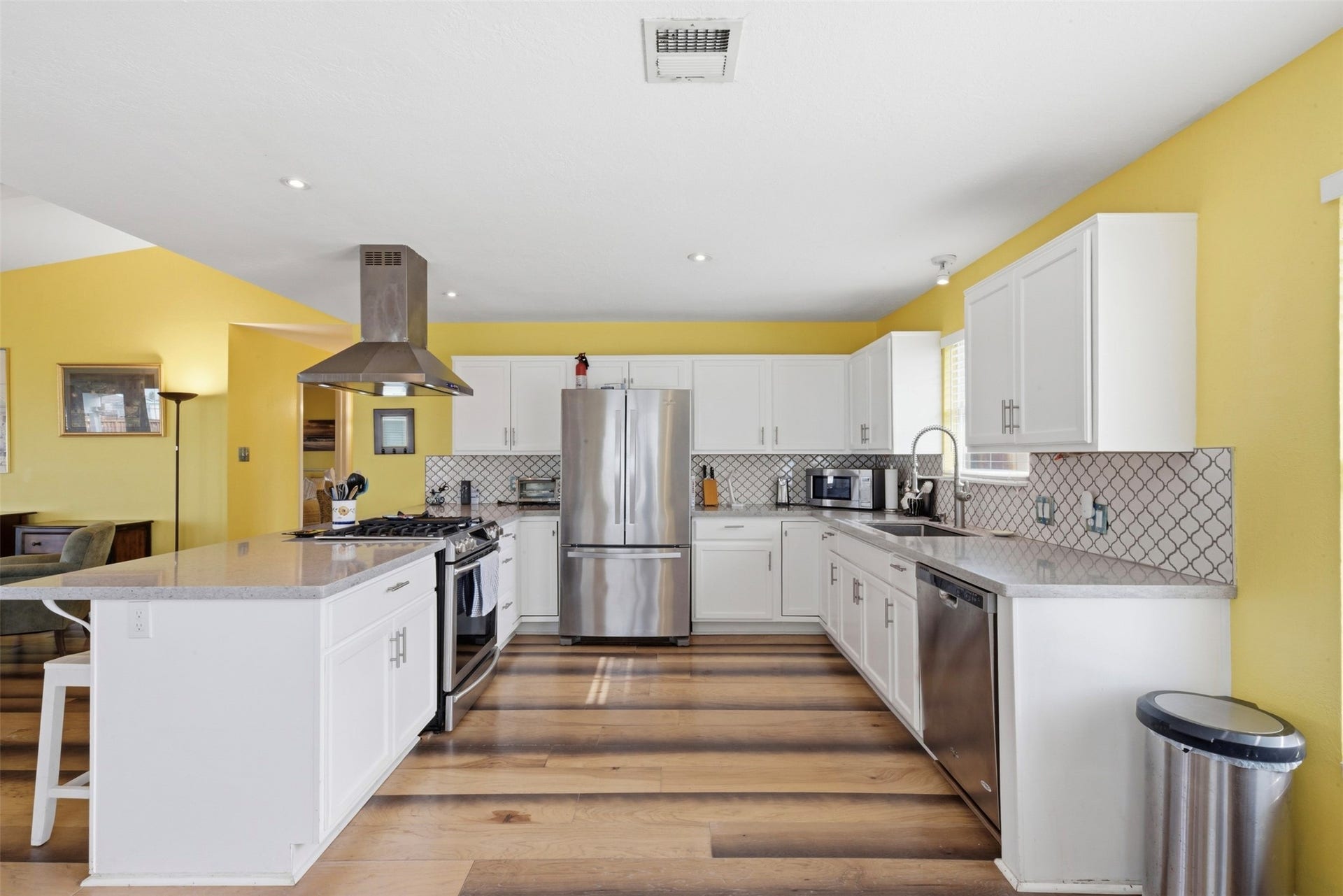 2 S Sandpiper Street, La Marque, TX 77568 2 S Sandpiper Street, La Marque, TX 77568