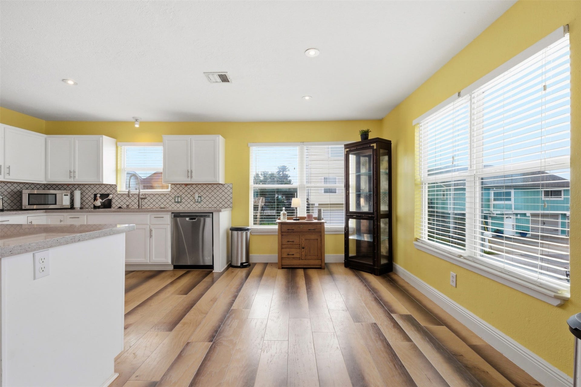 2 S Sandpiper Street, La Marque, TX 77568 2 S Sandpiper Street, La Marque, TX 77568