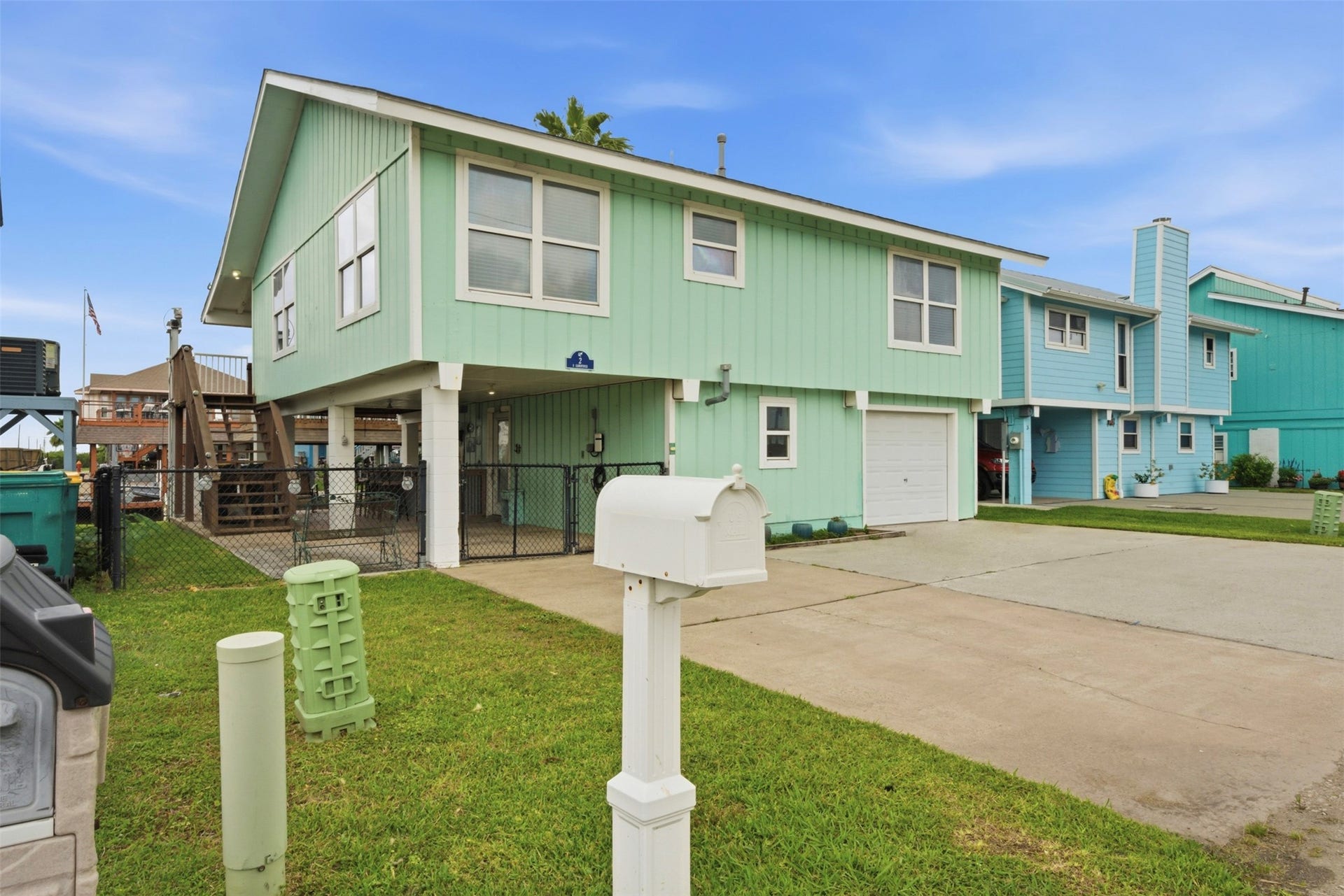 2 S Sandpiper Street, La Marque, TX 77568 A stunning well cared for home!