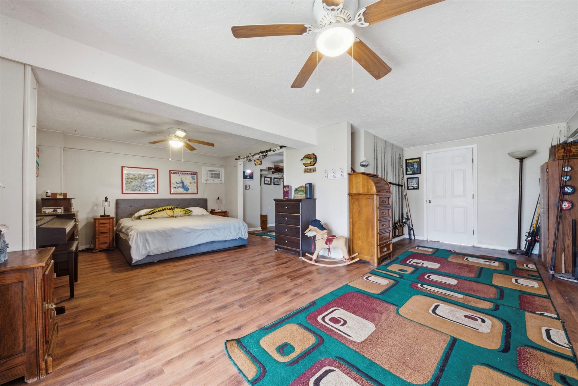 2 S Sandpiper Street, La Marque, TX 77568 Grand sized Primary Bedroom/Living Space conversion located on the 1st level!