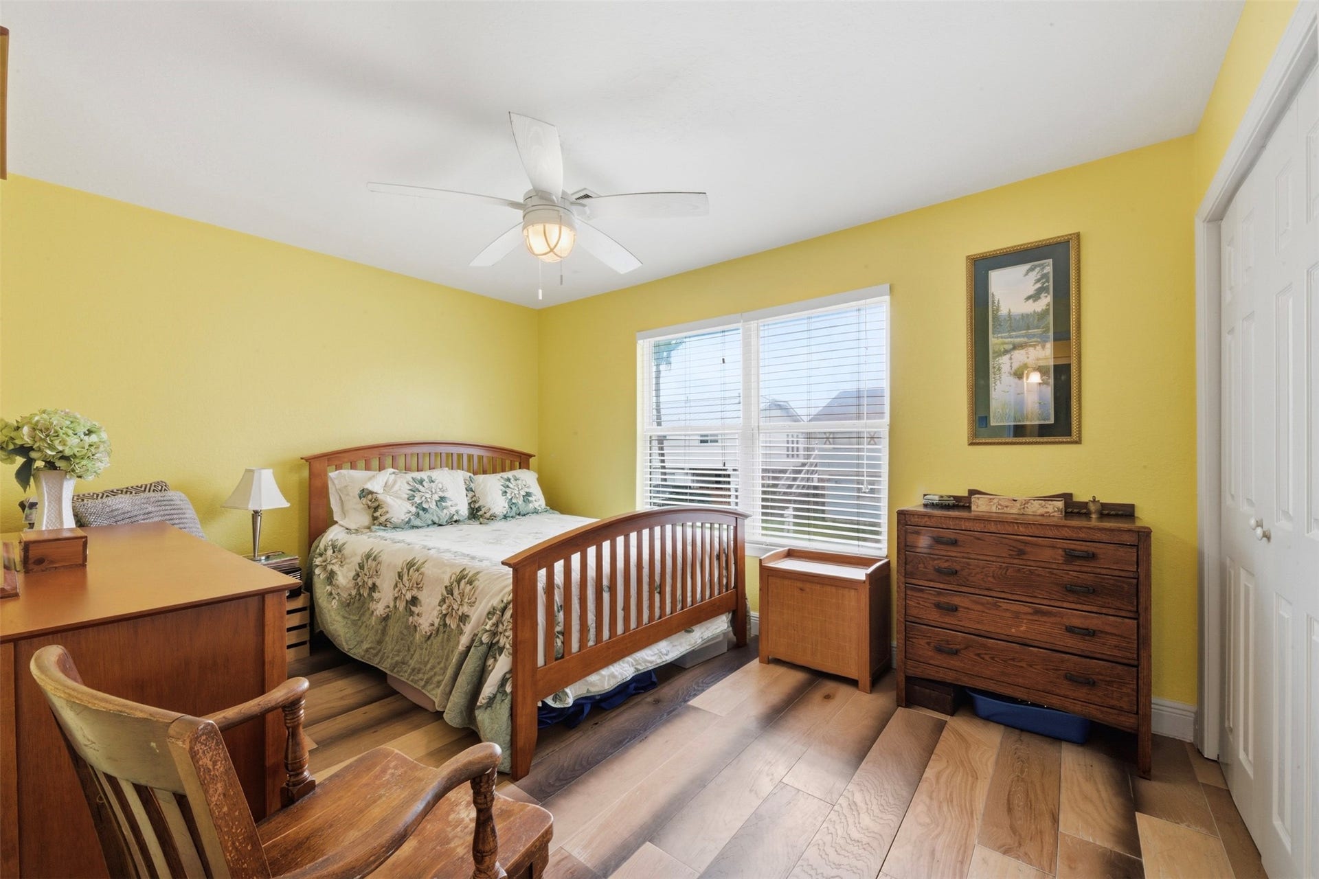 2 S Sandpiper Street, La Marque, TX 77568 Secondary bedroom on 2nd level.