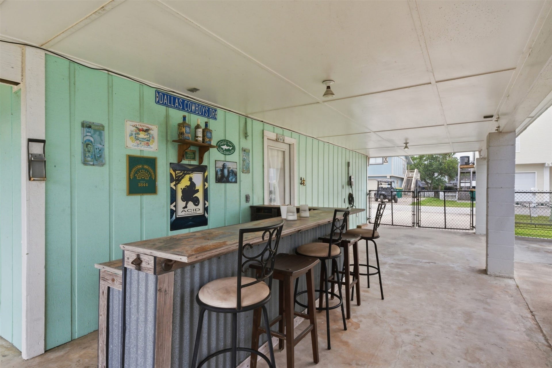 2 S Sandpiper Street, La Marque, TX 77568 2 S Sandpiper Street, La Marque, TX 77568