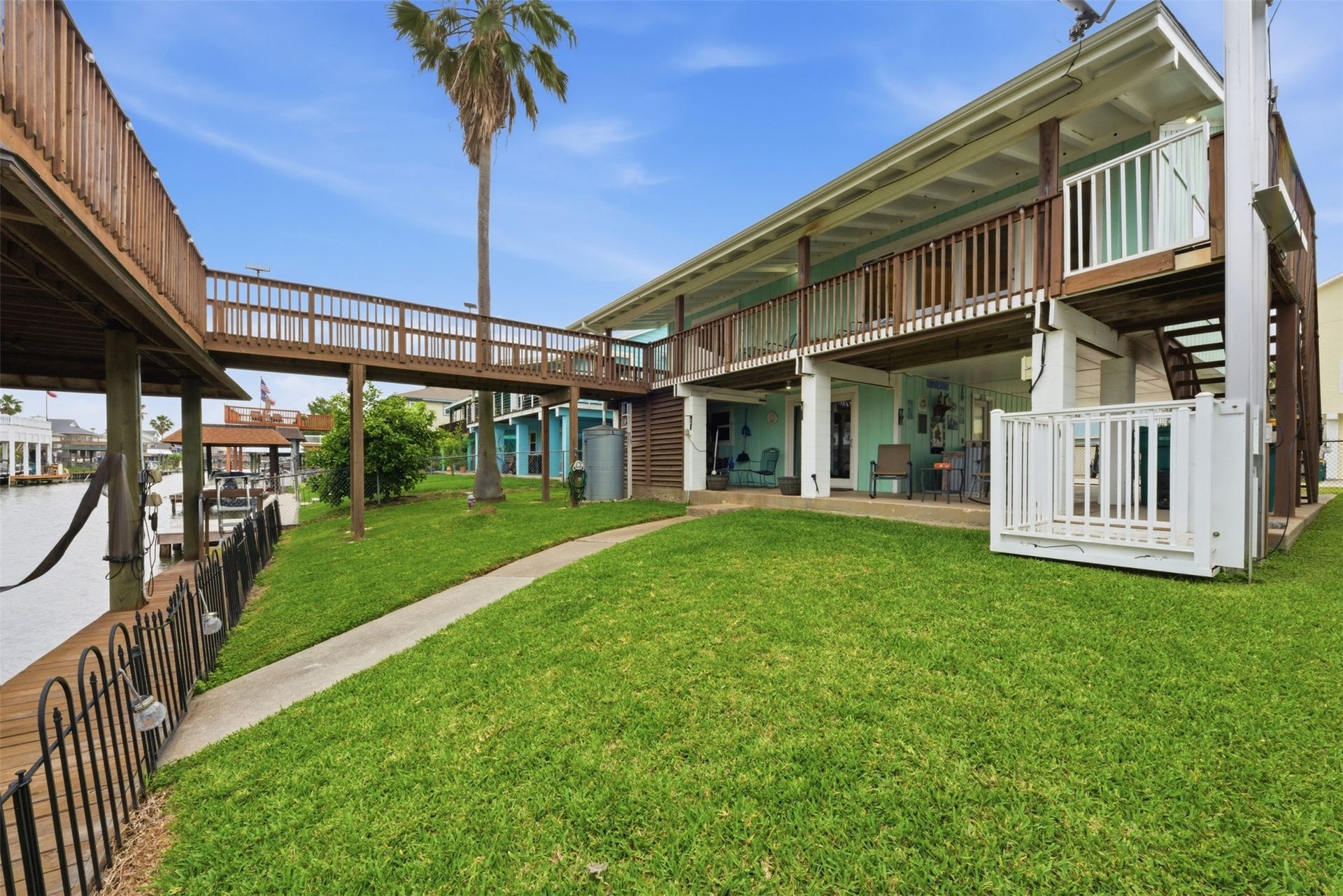 2 S Sandpiper Street, La Marque, TX 77568 Don't feel like climbing the stairs? No worries. You have a lift.