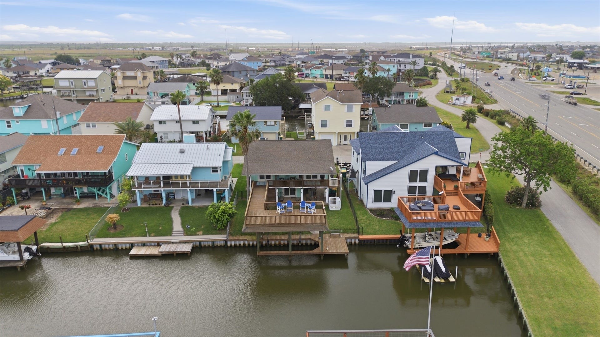 2 S Sandpiper Street, La Marque, TX 77568 2 S Sandpiper Street, La Marque, TX 77568