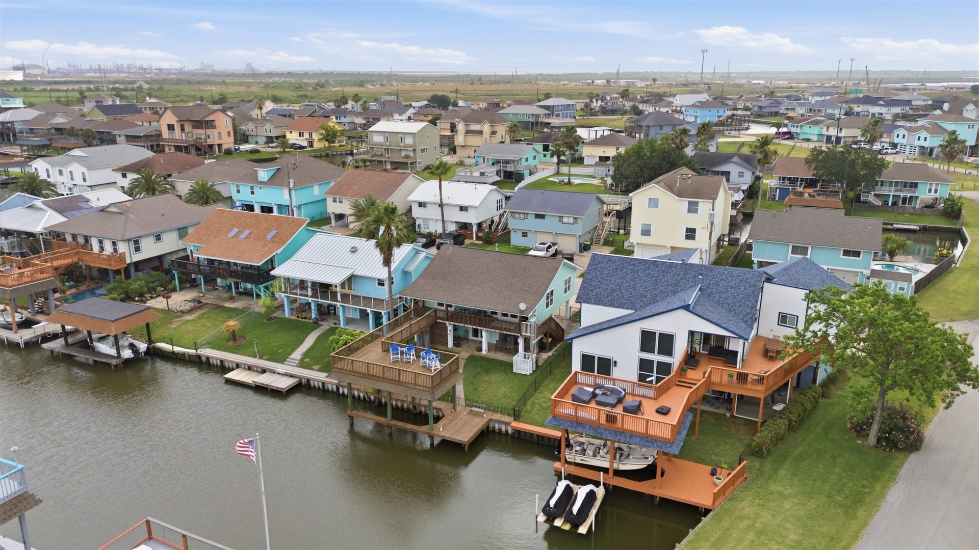 2 S Sandpiper Street, La Marque, TX 77568 2 S Sandpiper Street, La Marque, TX 77568
