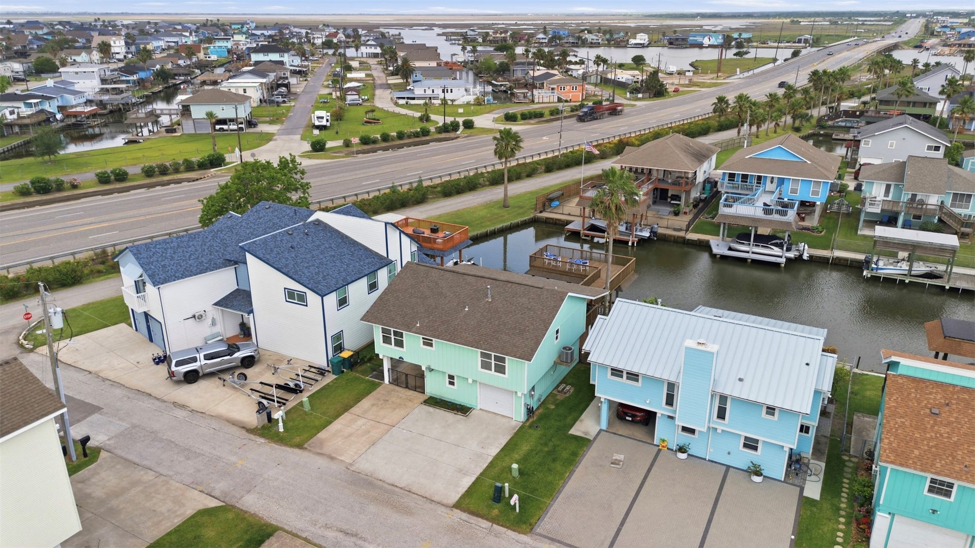 2 S Sandpiper Street, La Marque, TX 77568 2 S Sandpiper Street, La Marque, TX 77568