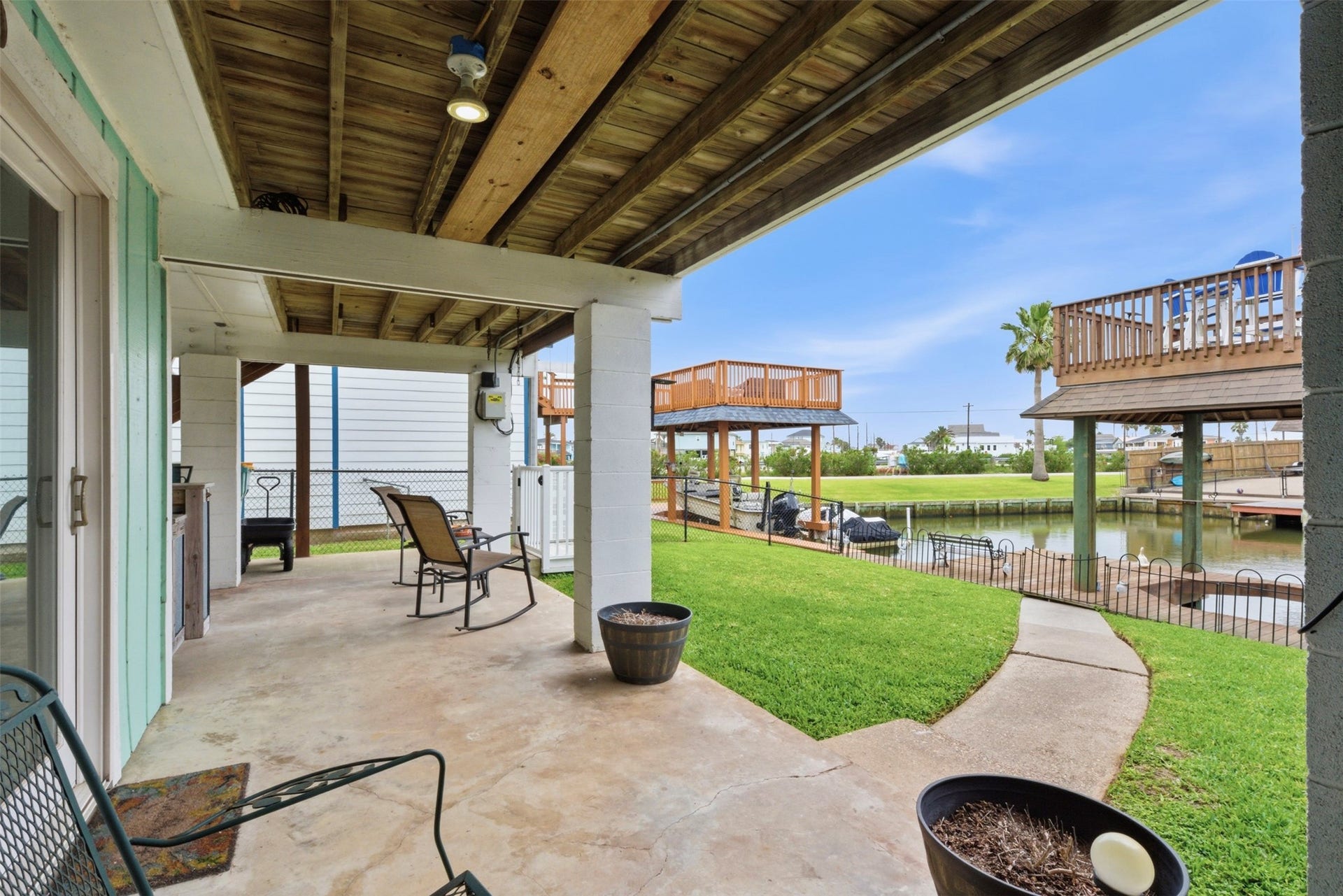 2 S Sandpiper Street, La Marque, TX 77568 2 S Sandpiper Street, La Marque, TX 77568
