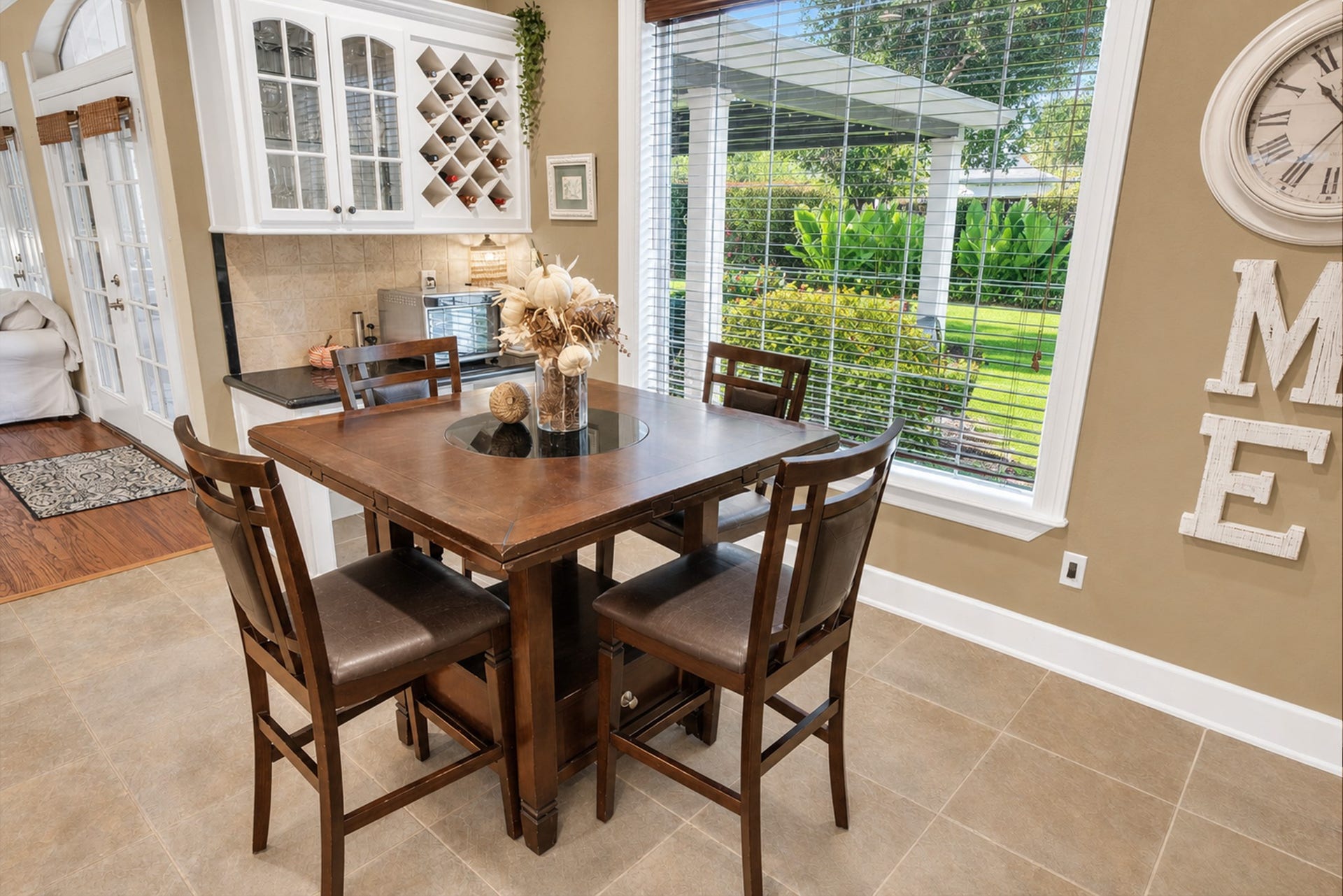 204 Arrowhead Drive, Lake Jackson, TX 77566 204 Arrowhead Drive, Lake Jackson, TX 77566