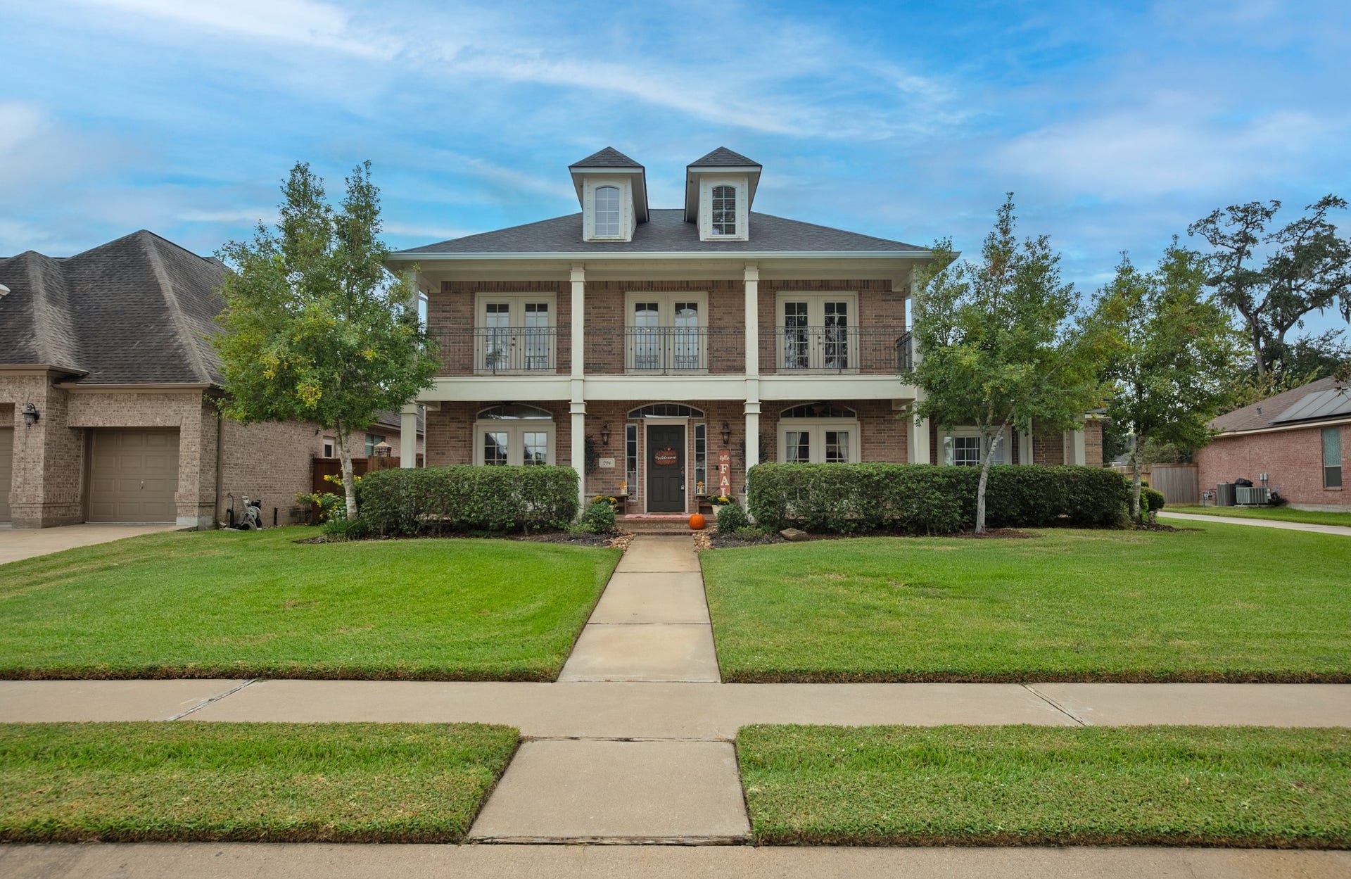 204 Arrowhead Drive, Lake Jackson, TX 77566 204 Arrowhead Drive, Lake Jackson, TX 77566