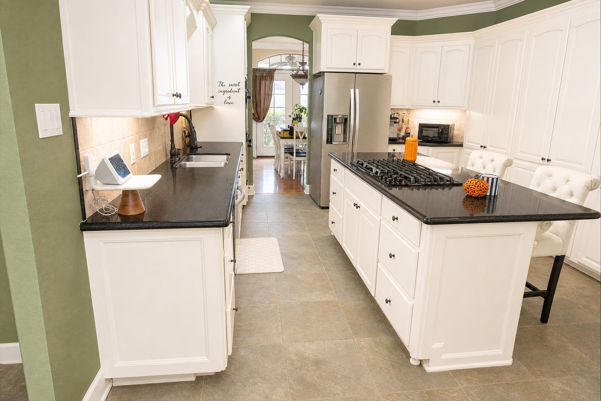 204 Arrowhead Drive, Lake Jackson, TX 77566 204 Arrowhead Drive, Lake Jackson, TX 77566