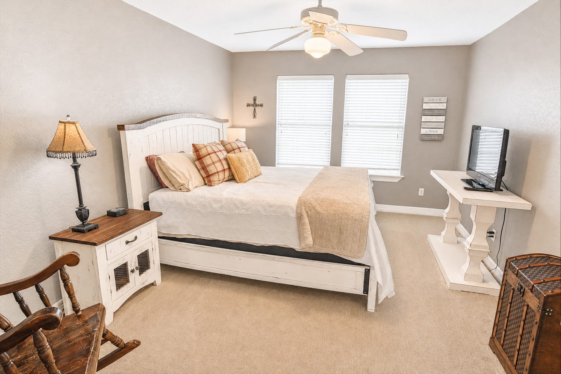 204 Arrowhead Drive, Lake Jackson, TX 77566 204 Arrowhead Drive, Lake Jackson, TX 77566