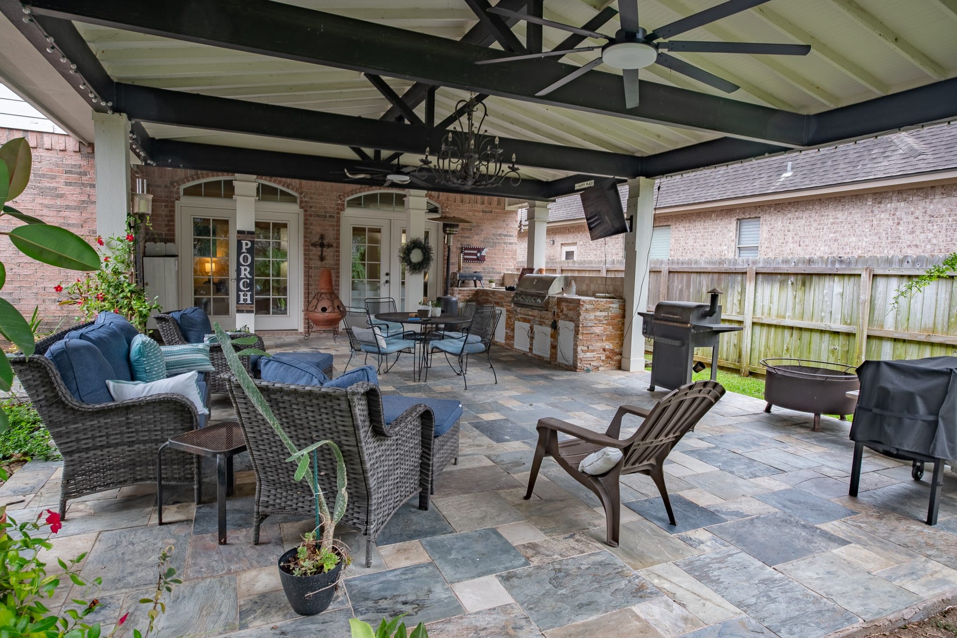 204 Arrowhead Drive, Lake Jackson, TX 77566 204 Arrowhead Drive, Lake Jackson, TX 77566