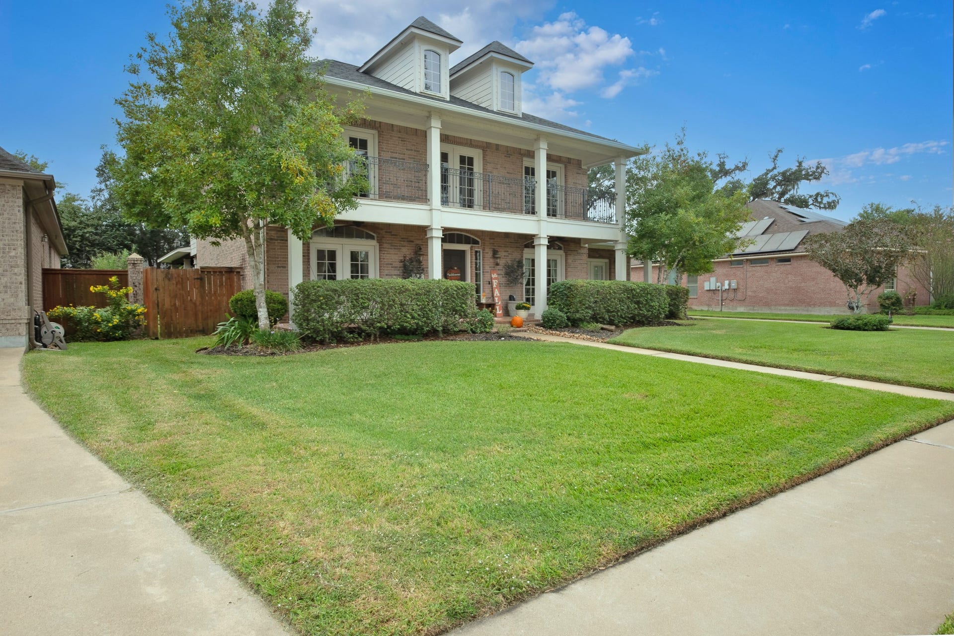 204 Arrowhead Drive, Lake Jackson, TX 77566 204 Arrowhead Drive, Lake Jackson, TX 77566