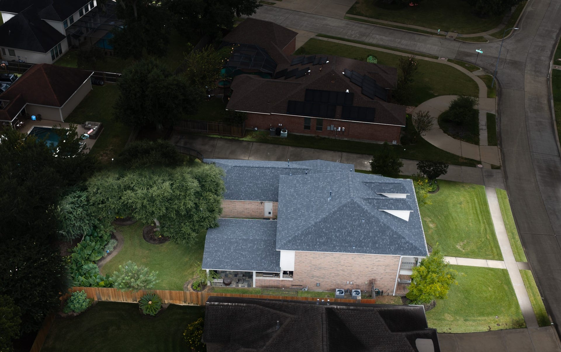 204 Arrowhead Drive, Lake Jackson, TX 77566 204 Arrowhead Drive, Lake Jackson, TX 77566