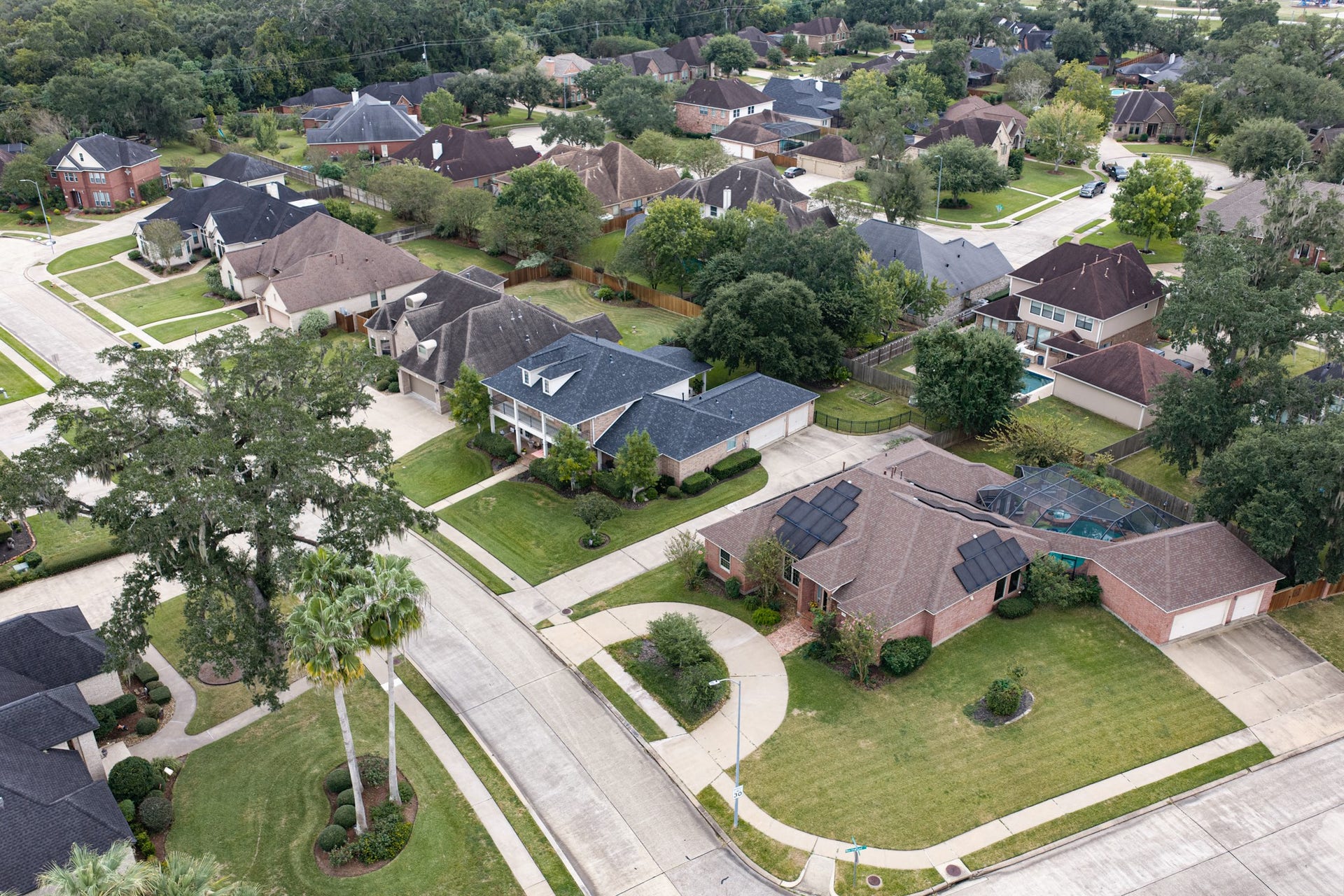 204 Arrowhead Drive, Lake Jackson, TX 77566 204 Arrowhead Drive, Lake Jackson, TX 77566