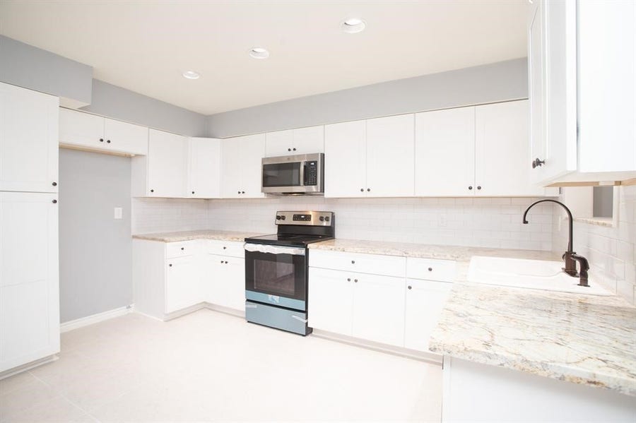 Property photo for 5821 Sunforest Dr, Houston, TX