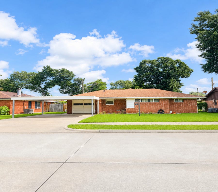 Property photo for 317 Richmond Street, Angleton, TX