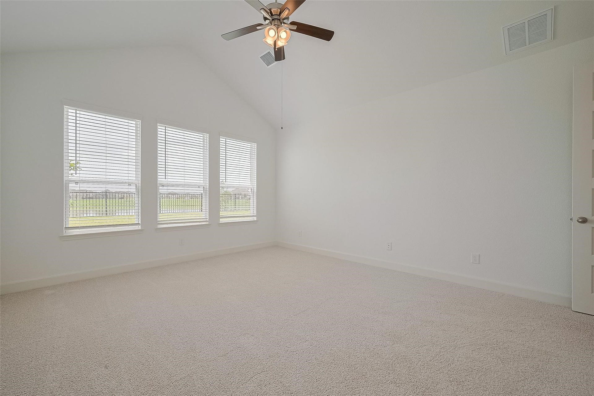 2702 Ballast Green Drive, Texas City, TX 77568 2702 Ballast Green Drive, Texas City, TX 77568