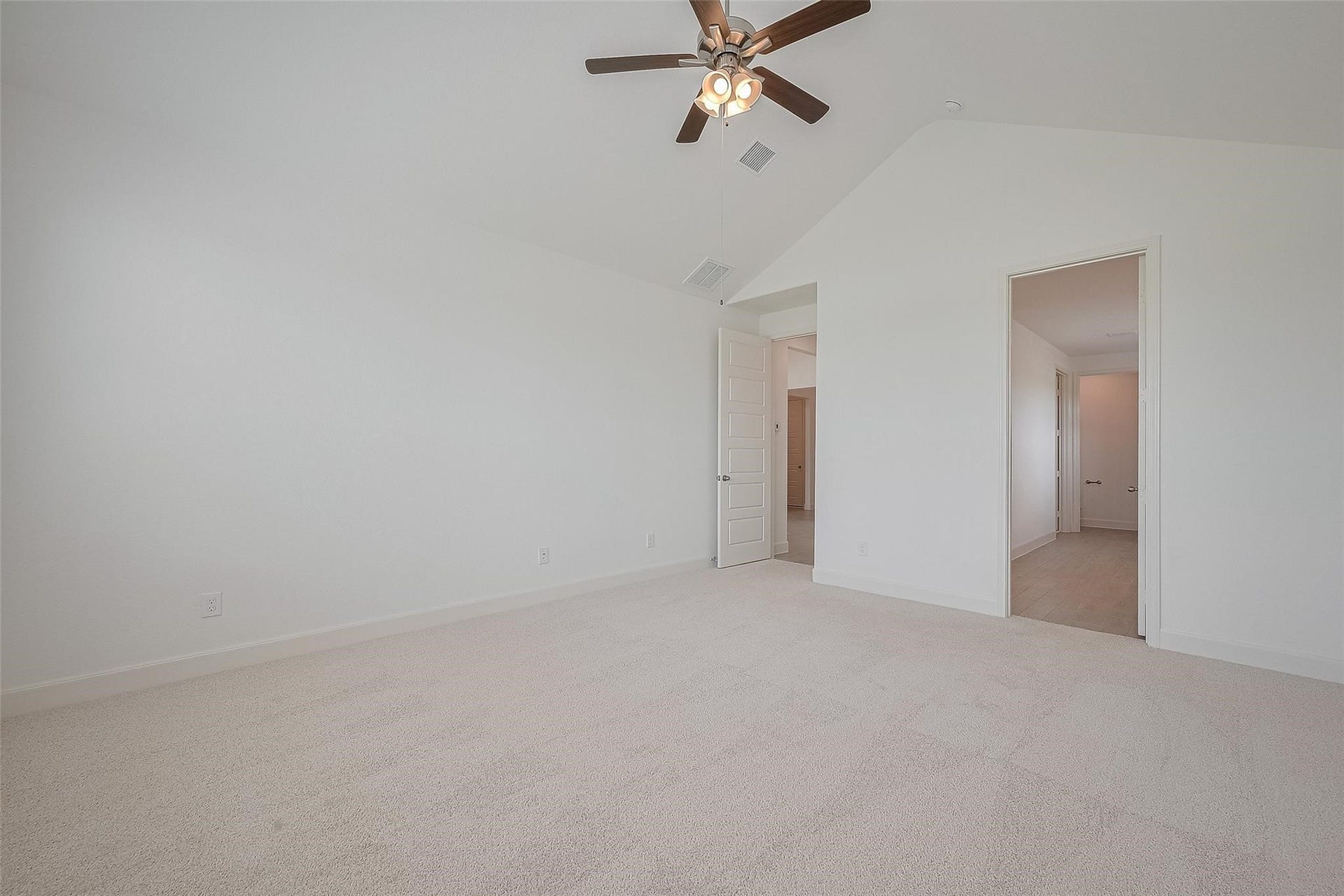 2702 Ballast Green Drive, Texas City, TX 77568 Photo has been virtually staged*