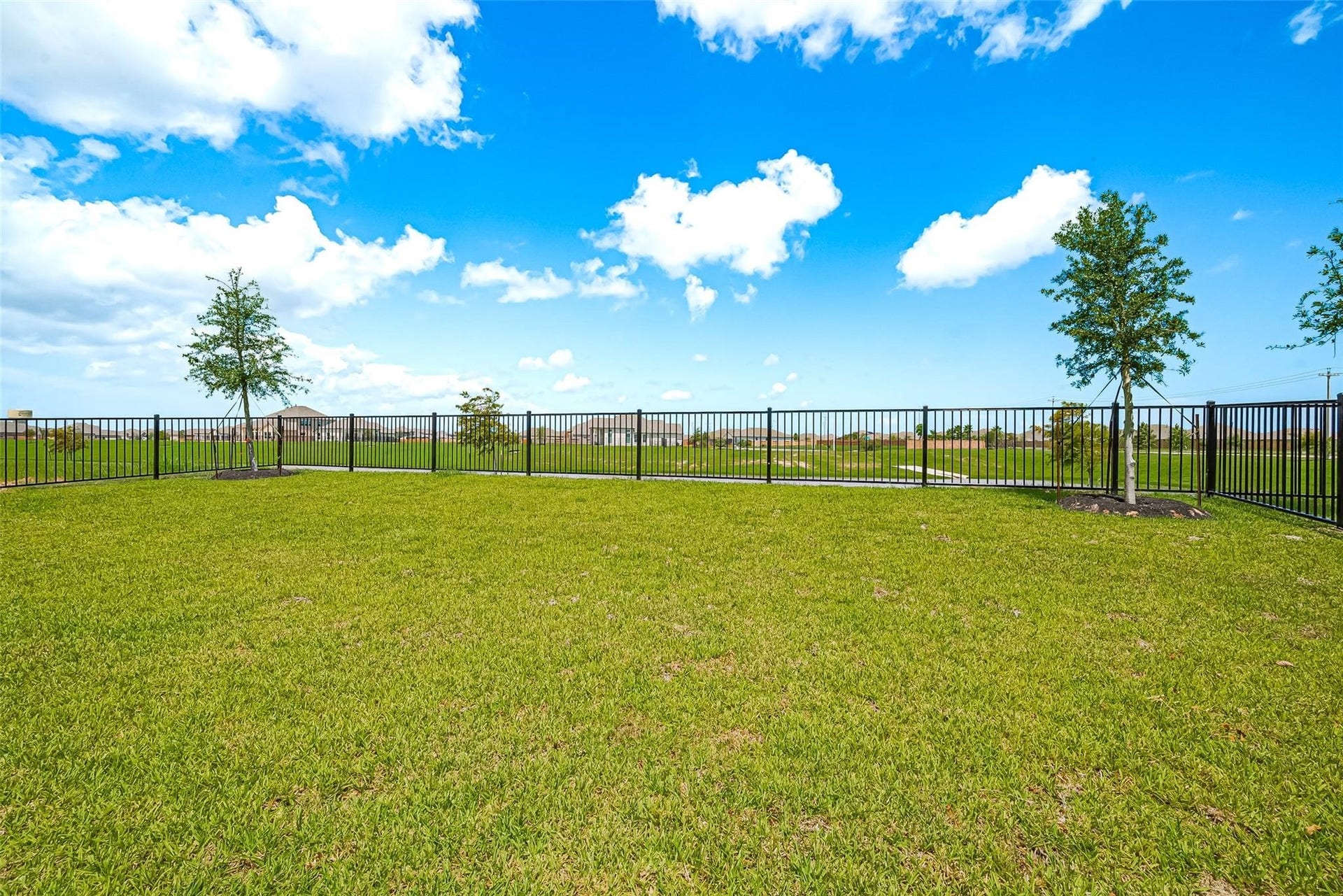 2702 Ballast Green Drive, Texas City, TX 77568 2702 Ballast Green Drive, Texas City, TX 77568