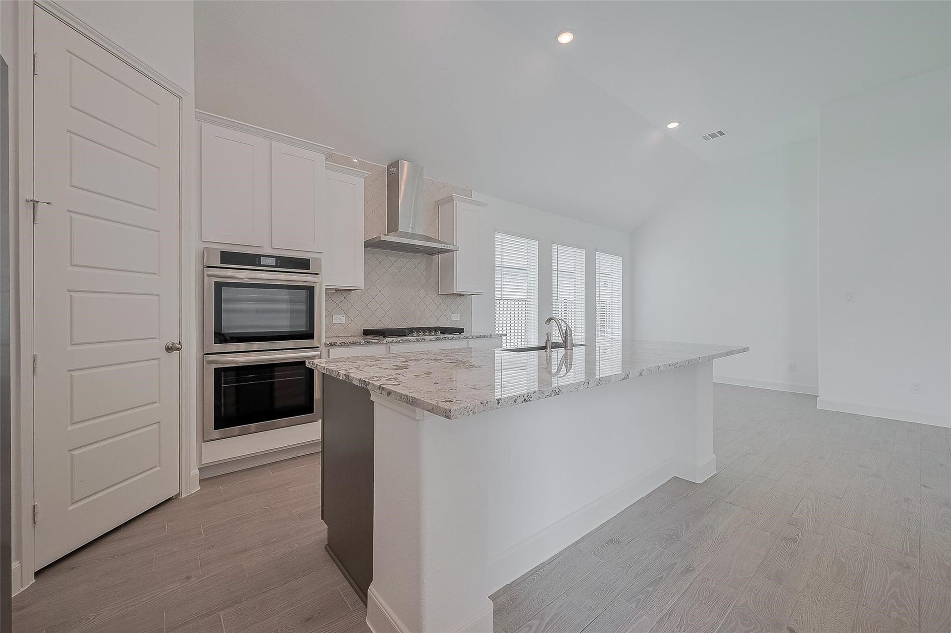 2702 Ballast Green Drive, Texas City, TX 77568 2702 Ballast Green Drive, Texas City, TX 77568