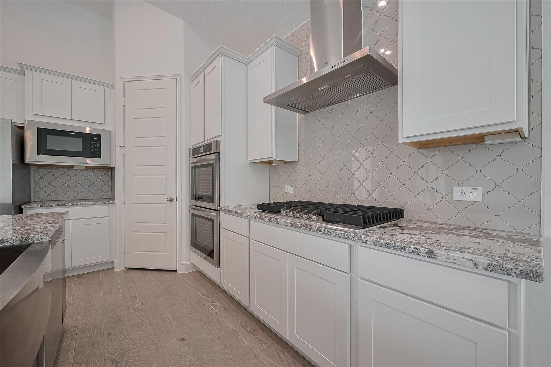 2702 Ballast Green Drive, Texas City, TX 77568 2702 Ballast Green Drive, Texas City, TX 77568