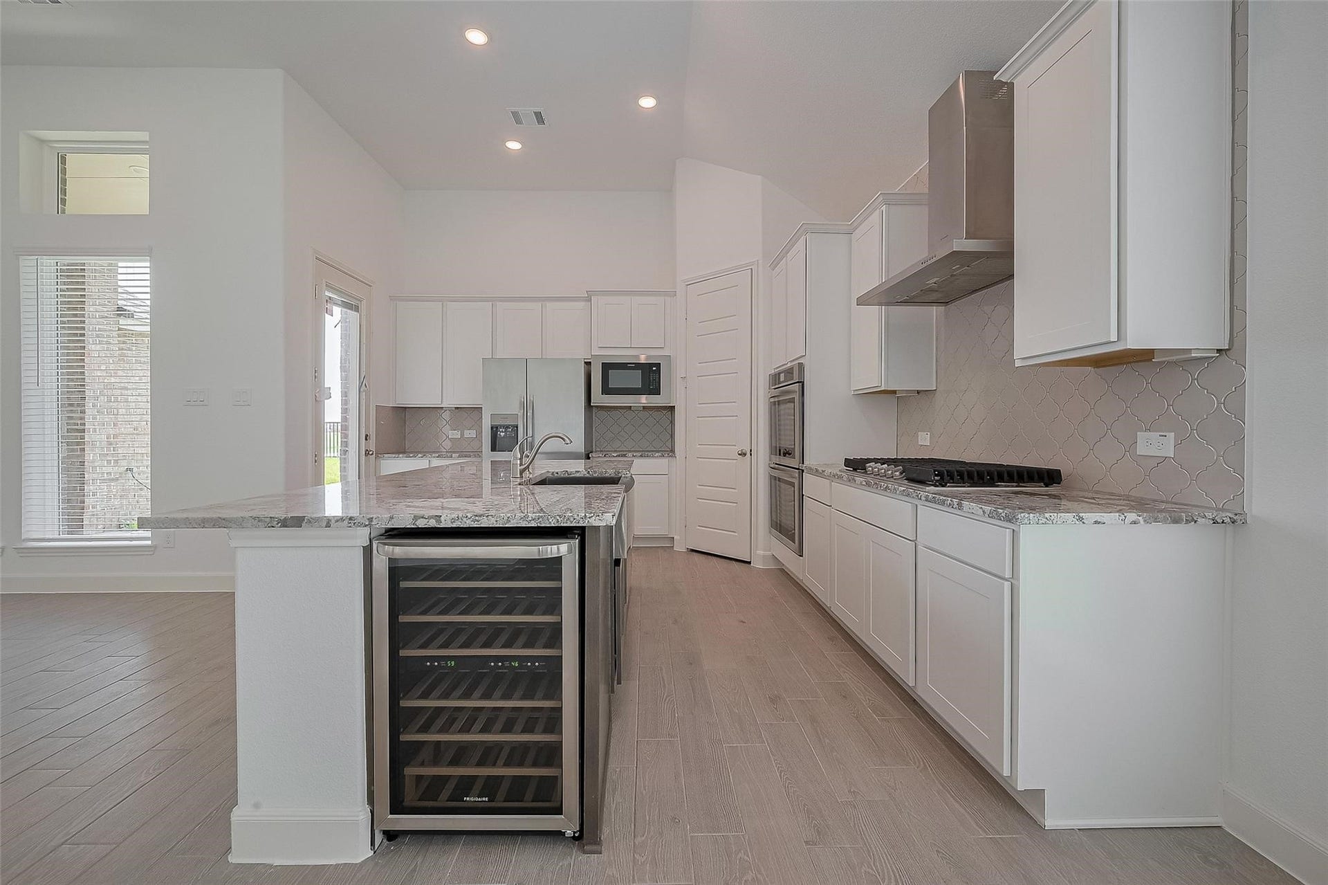 2702 Ballast Green Drive, Texas City, TX 77568 2702 Ballast Green Drive, Texas City, TX 77568