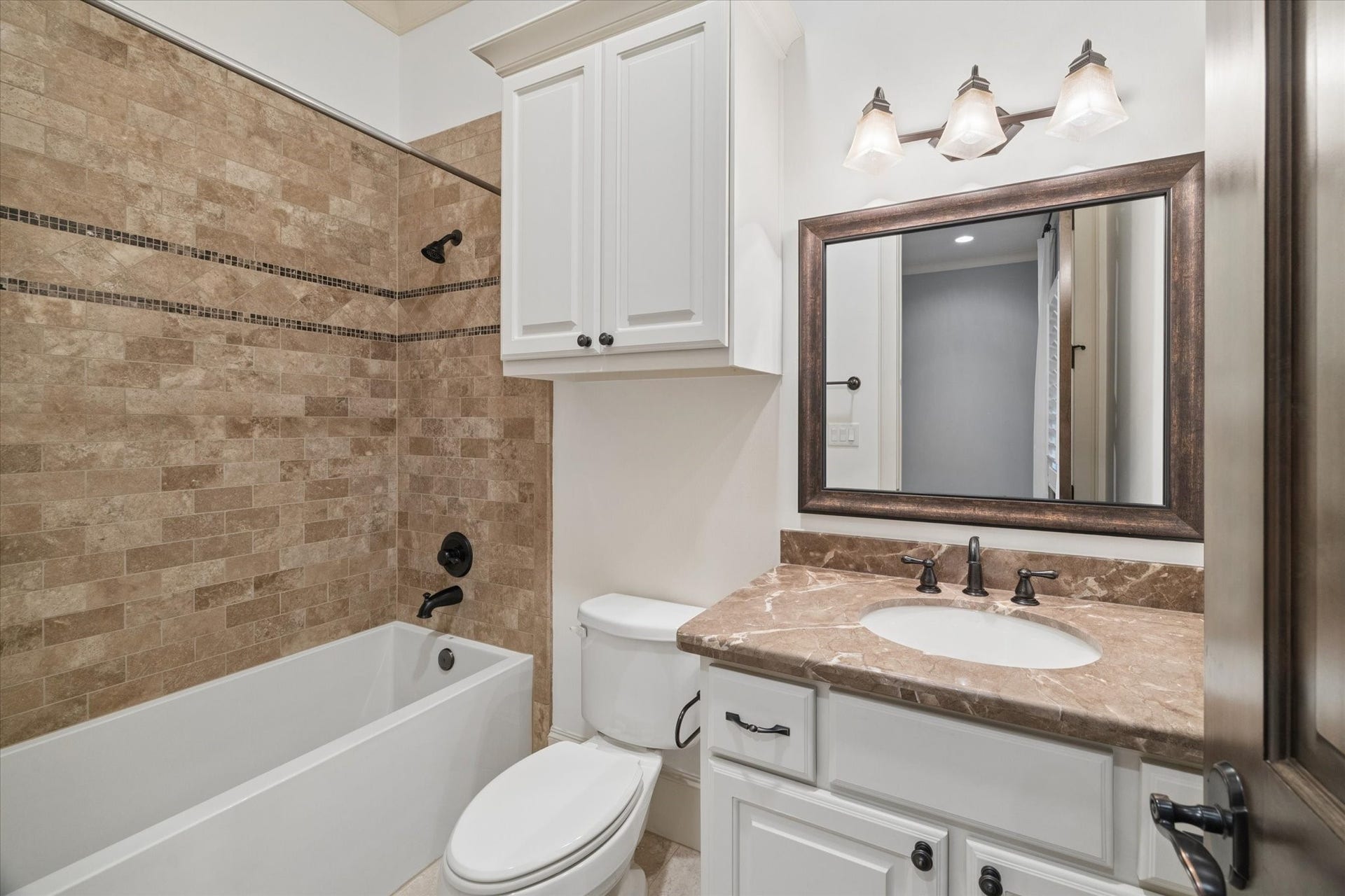 6006 Floyd Street, Houston, TX 77007 6006 Floyd Street, Houston, TX 77007