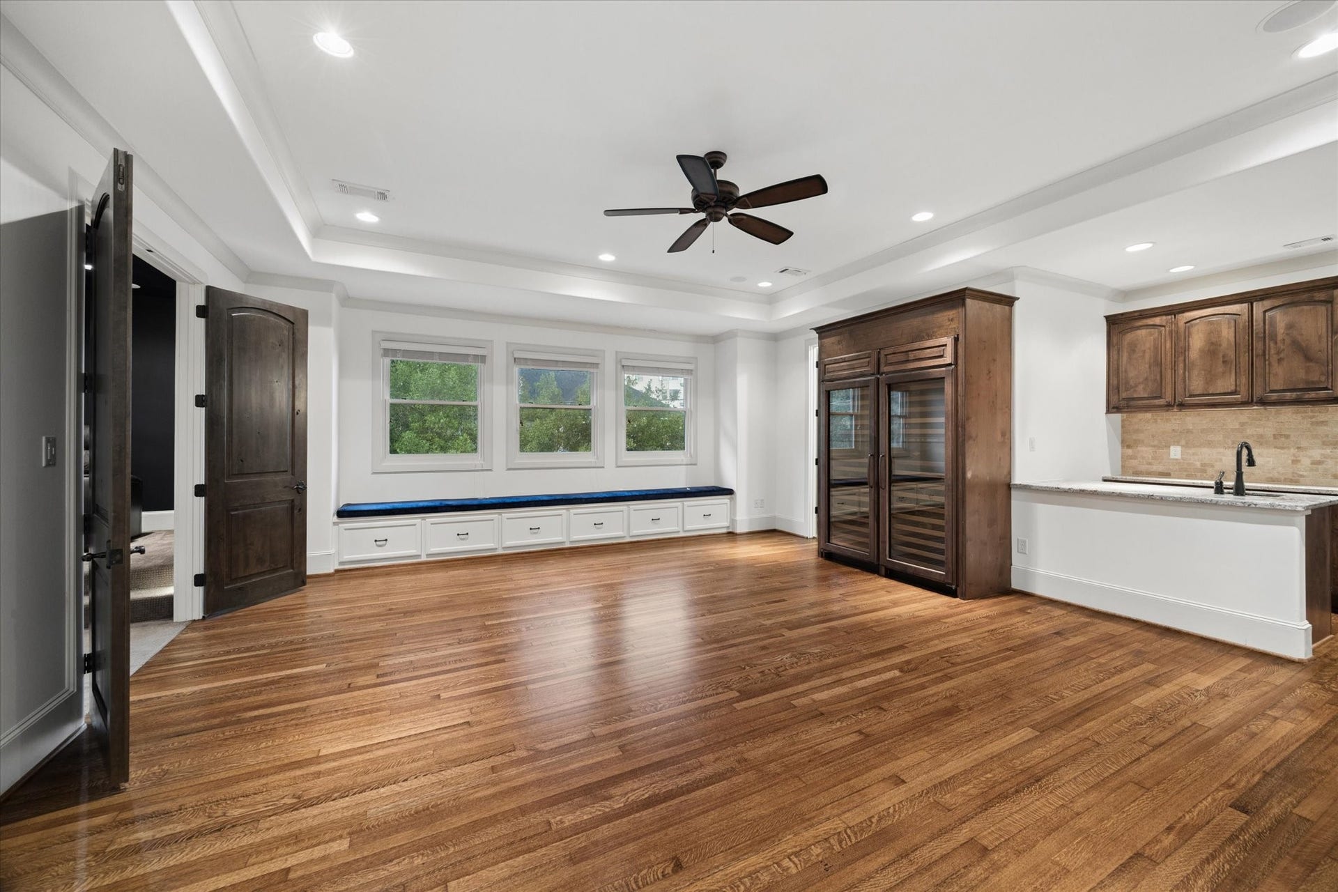 6006 Floyd Street, Houston, TX 77007 6006 Floyd Street, Houston, TX 77007