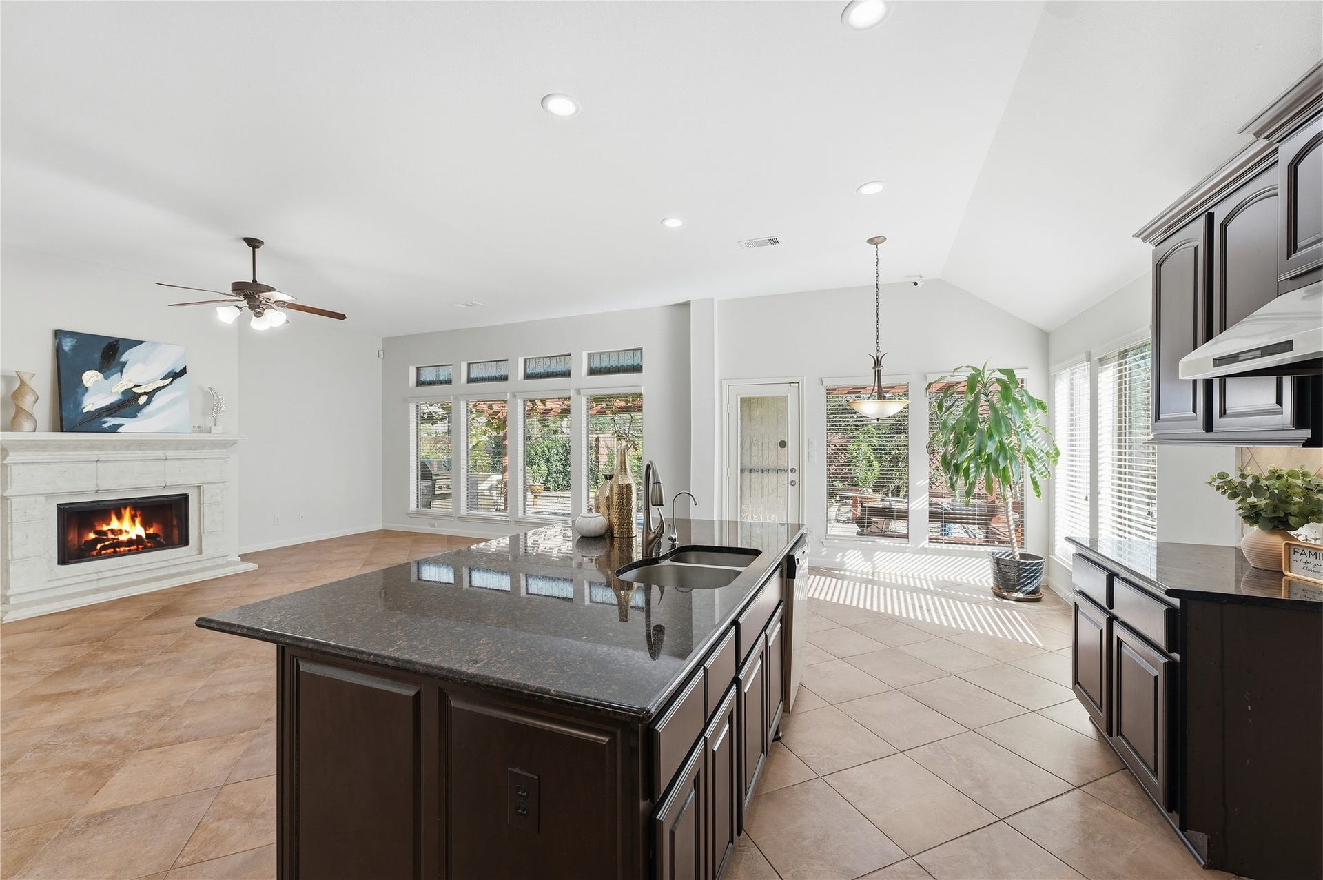 13812 Lakewater Drive, Pearland, TX 77584 13812 Lakewater Drive, Pearland, TX 77584