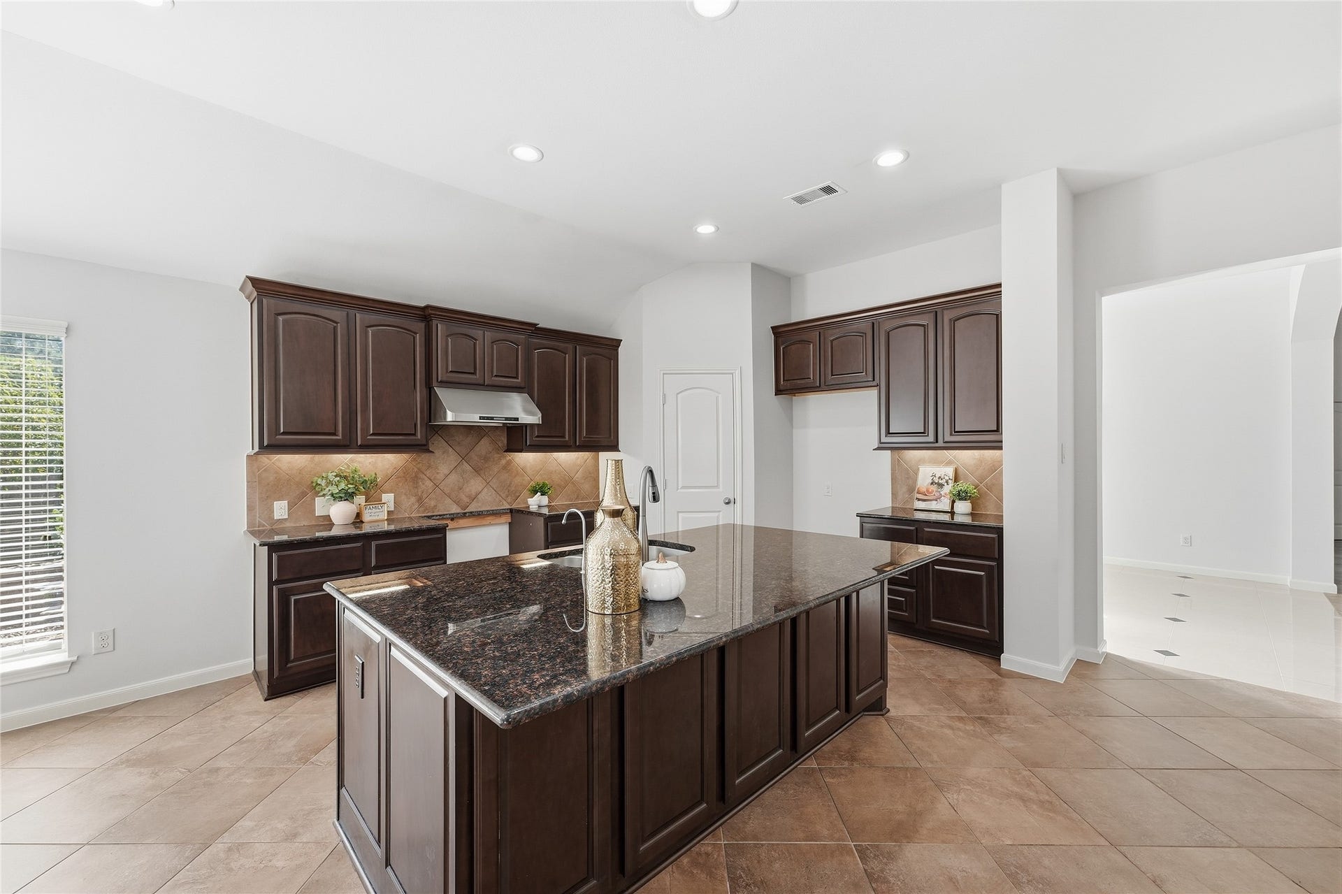 13812 Lakewater Drive, Pearland, TX 77584 13812 Lakewater Drive, Pearland, TX 77584