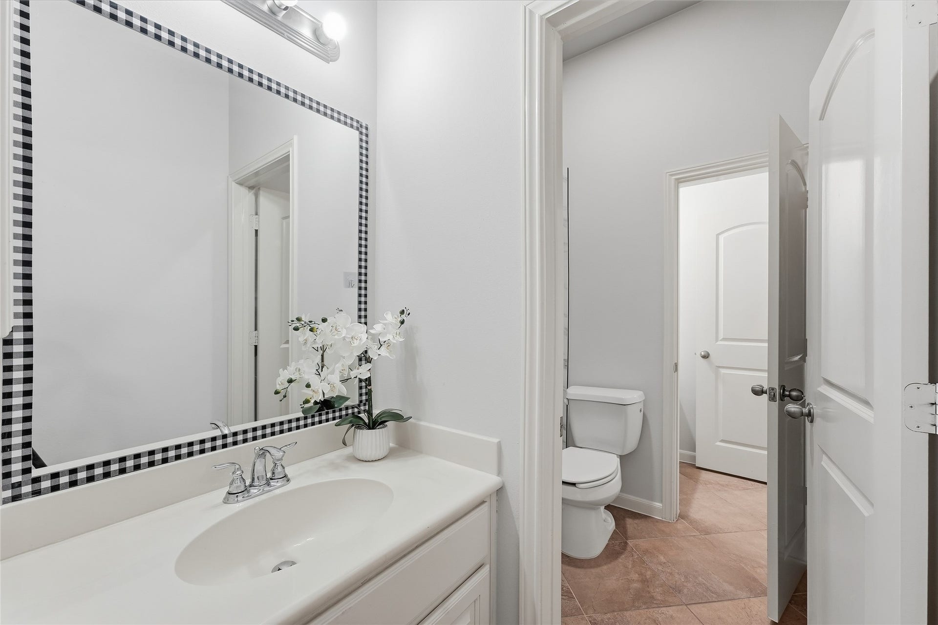 13812 Lakewater Drive, Pearland, TX 77584 13812 Lakewater Drive, Pearland, TX 77584