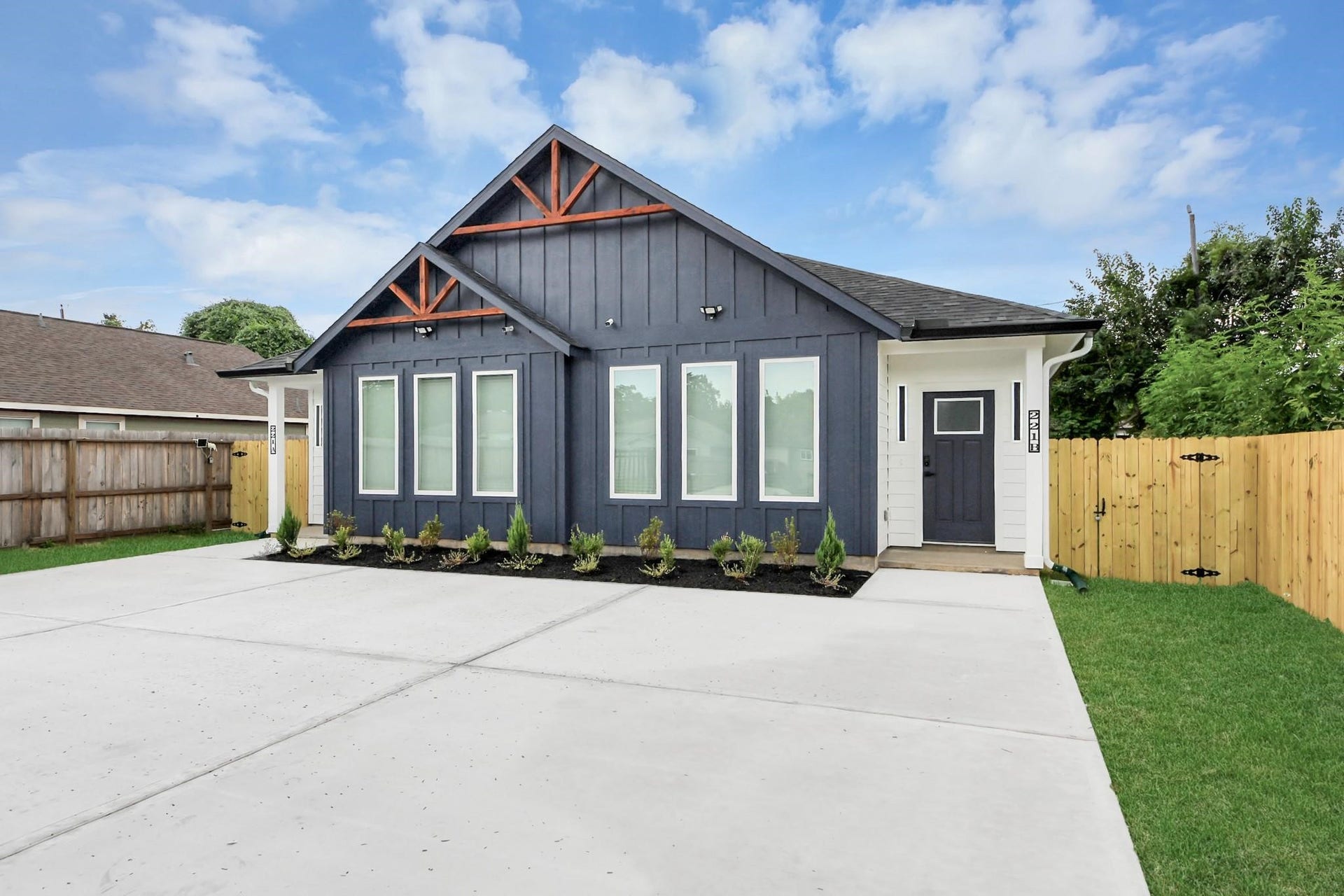 221 Armstrong Street, #B, Houston, TX 77029 Brand new construction duplex, never occupied. Interior photos are of Unit A. Unit B is the mirrored layout with the same finishes. Refrigerator, washer and dryer included.