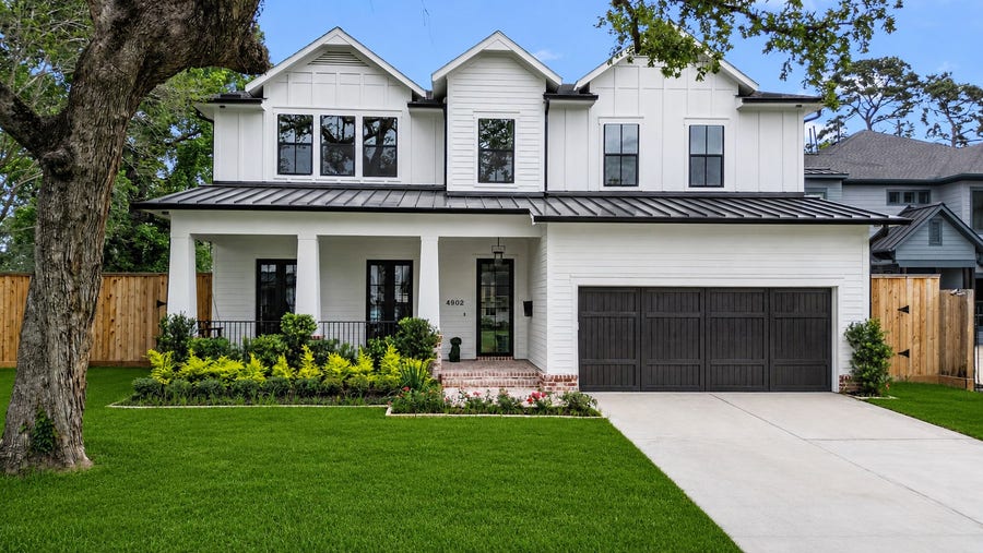 Property photo for 4902 Oak Forest Drive, Houston, TX