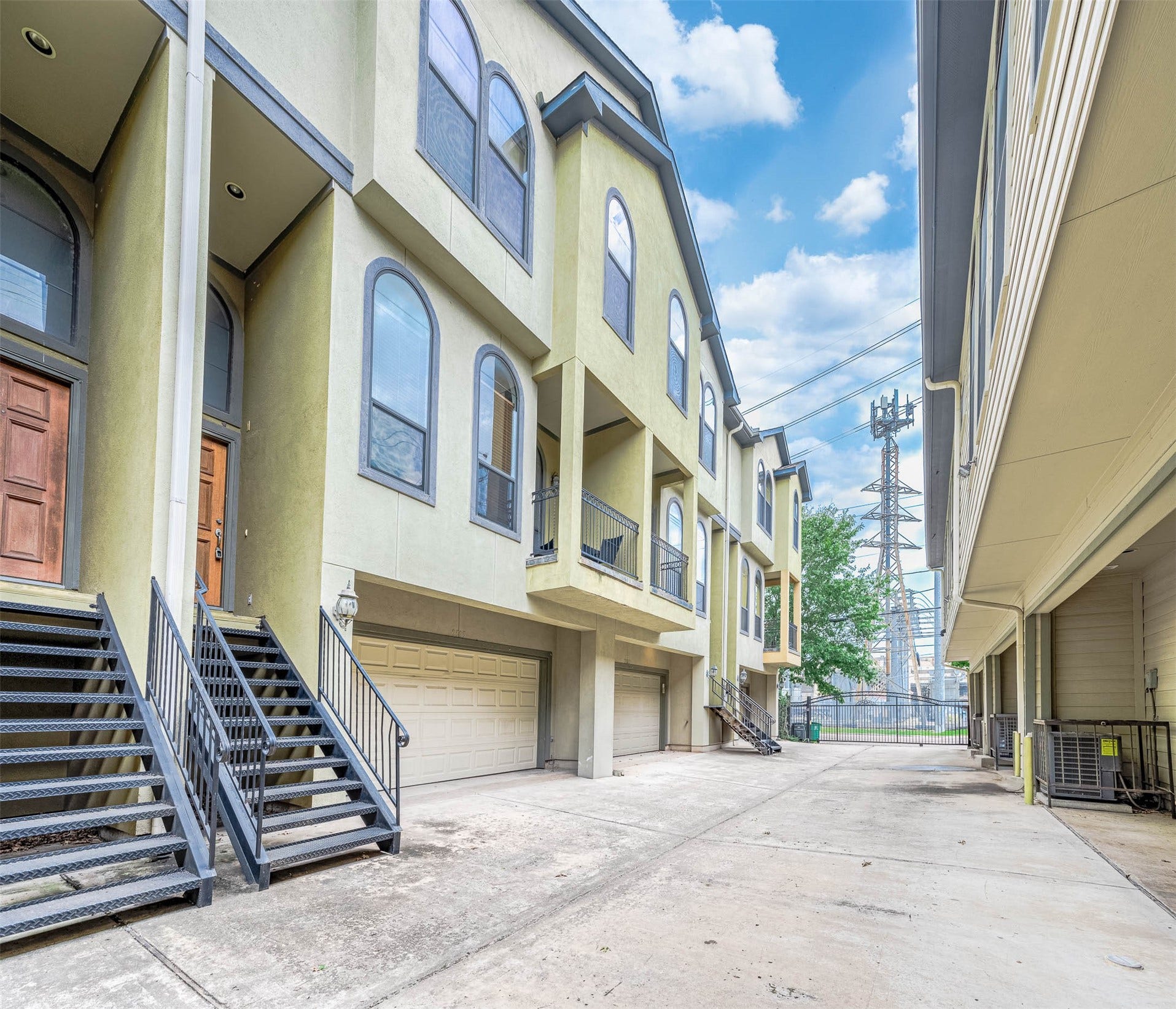 2503 Dallas Street, Houston, TX 77003 2503 Dallas Street, Houston, TX 77003