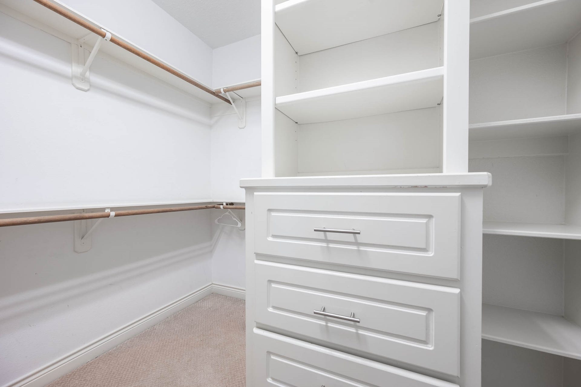 2503 Dallas Street, Houston, TX 77003 primary closet
