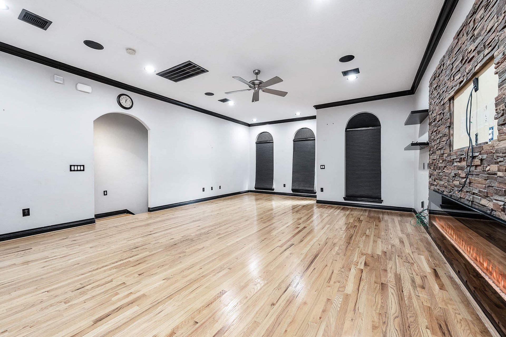 2503 Dallas Street, Houston, TX 77003 2503 Dallas Street, Houston, TX 77003