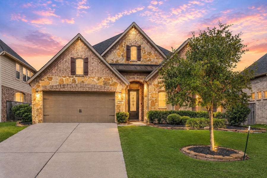 Property photo for 510 Blossom Cove Court, Pinehurst, TX