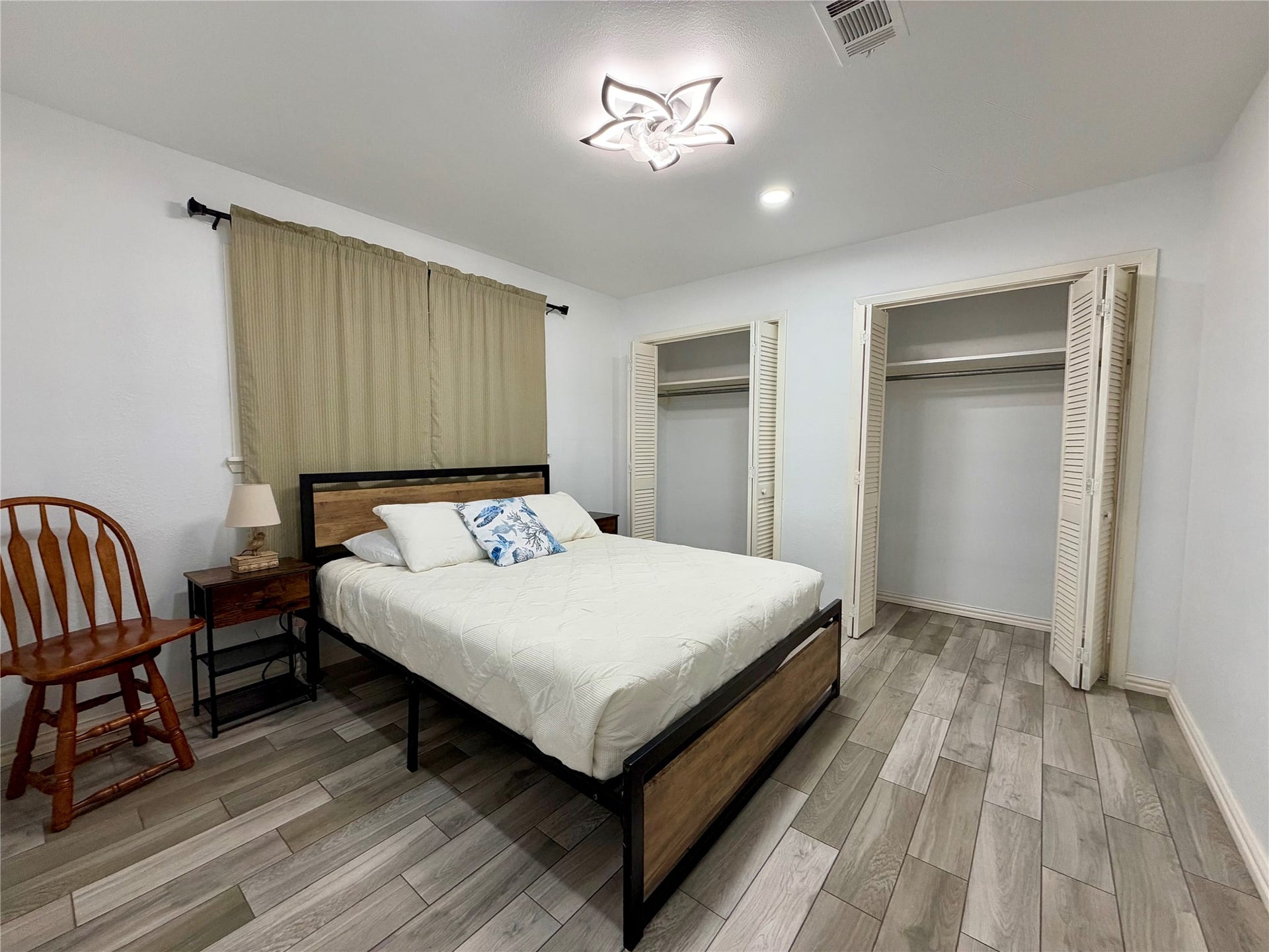 5420 Avenue O, Galveston, TX 77551 Guest bedroom 2 with double closets. No shortage of closet space here!