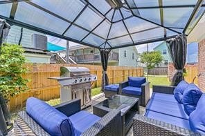 5420 Avenue O, Galveston, TX 77551 Versatile patio options
