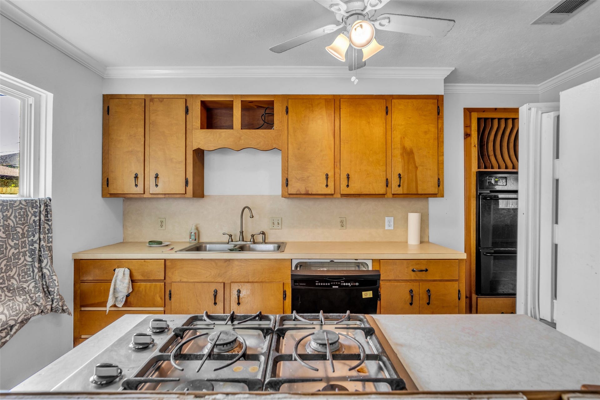 1518 Afton Street, Houston, TX 77055 Classic flat panel custom cabinets