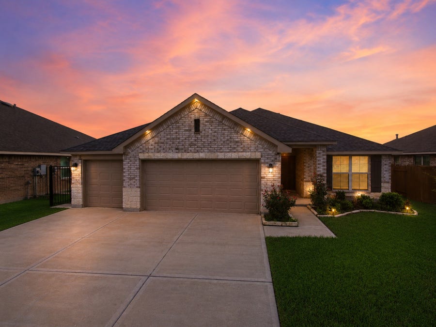 Property photo for 10142 Whitney Reach Drive, Rosharon, TX
