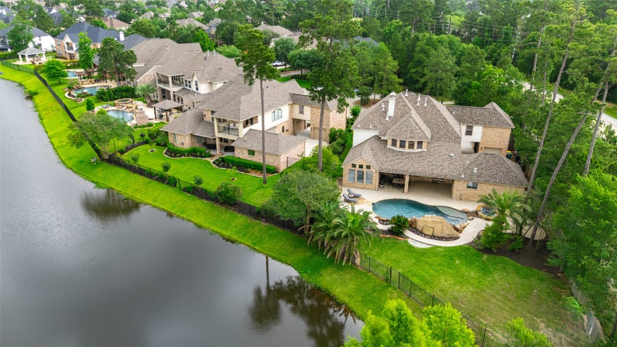 Property photo for 3 Mosaic Point Place, Spring, TX