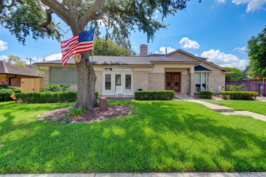 Property photo for 4967 Dumfries Drive, Houston, TX