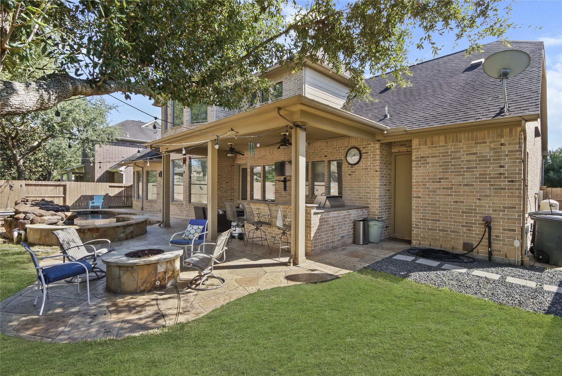 27906 Iberville Glen Dr, Katy, TX 77494 This private backyard retreat perfectly balances an oasis style living. Perfect for entertainment and some relaxation.