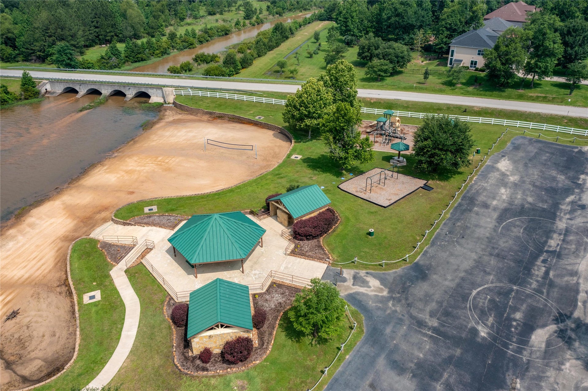 236 Lakeside Hills Drive, Montgomery, TX 77316 Amenities include Ridge Lake and Trophy Lake which are private lakes used year around for fishing, boating and water sports, and a park at each lake. The largest park at Ridge Lake has a large beach area, play ground equipment, beach volleyball court, half basketball court, a covered pavilion and covered picnic tables. Both parks have locked access with boat launches, picnic areas, and vehicle and boat trailer parking.