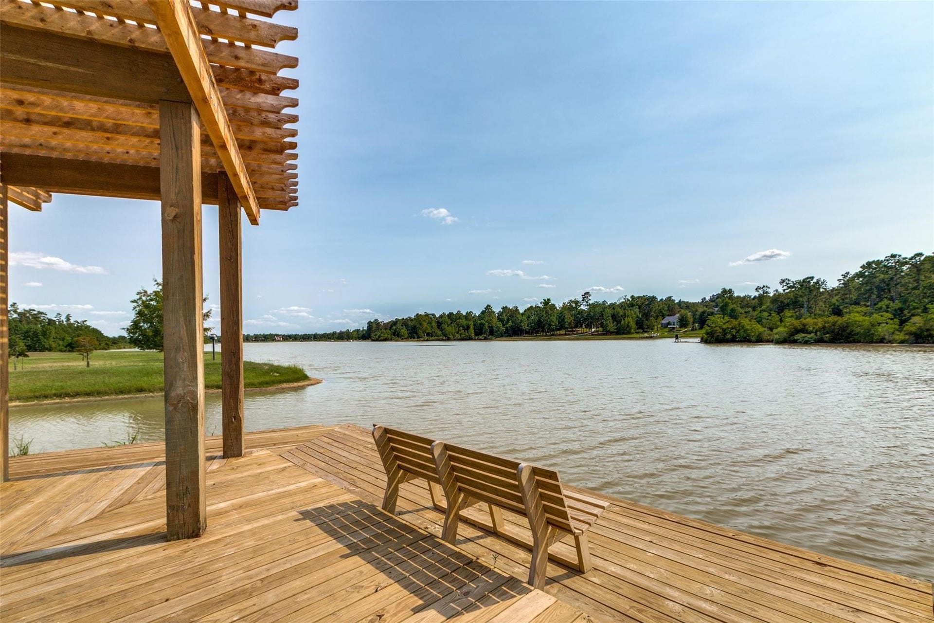 236 Lakeside Hills Drive, Montgomery, TX 77316 Amenities include Ridge Lake and Trophy Lake which are private lakes used year around for fishing, boating and water sports, and a park at each lake. The largest park at Ridge Lake has a large beach area, play ground equipment, beach volleyball court, half basketball court, a covered pavilion and covered picnic tables. Both parks have locked access with boat launches, picnic areas, and vehicle and boat trailer parking.