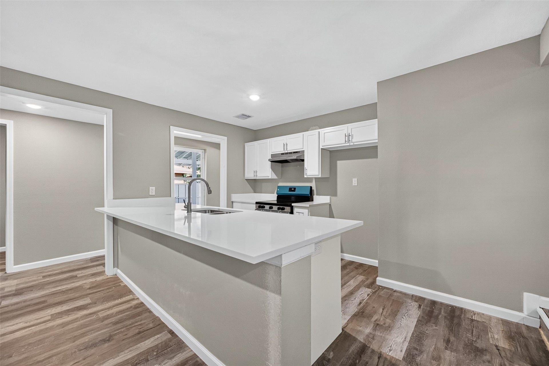 7938 Glen Vista Street, Houston, TX 77061 7938 Glen Vista Street, Houston, TX 77061